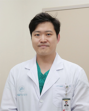 YOONCHAN LEE